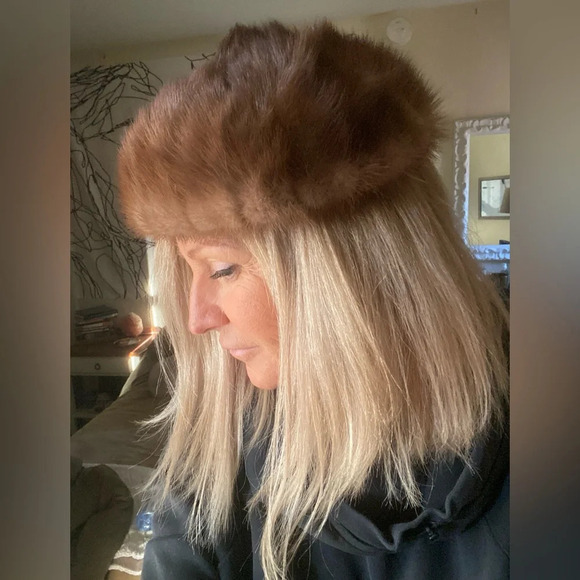 vintage Genuine Fur hat so chic and fun